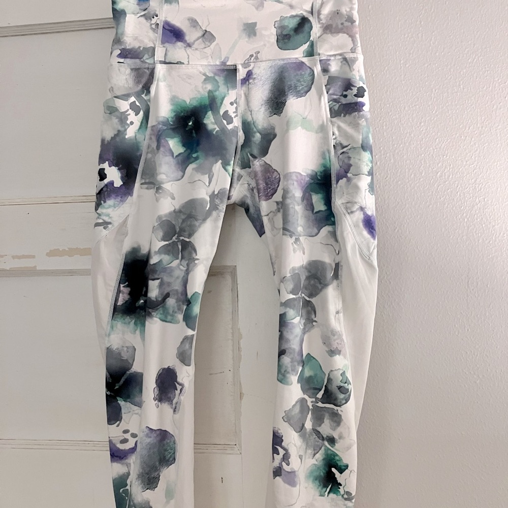 Athleta size small capri leggings